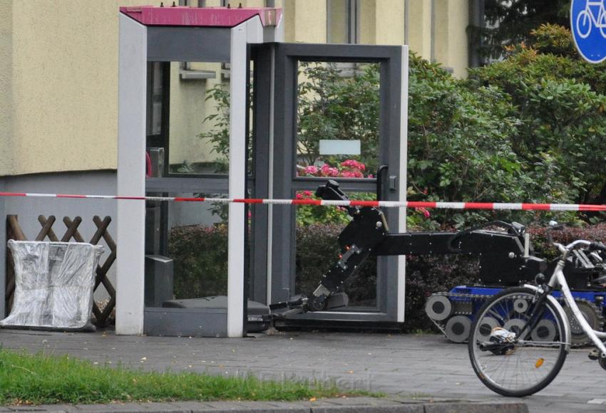 Kofferbombe entschaerft Koeln Graeffstr Subbelratherstr P072.JPG